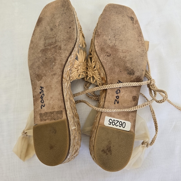 Vintage Stuart Weitzman Raffia Floral Espadrilles - Picture 13 of 14